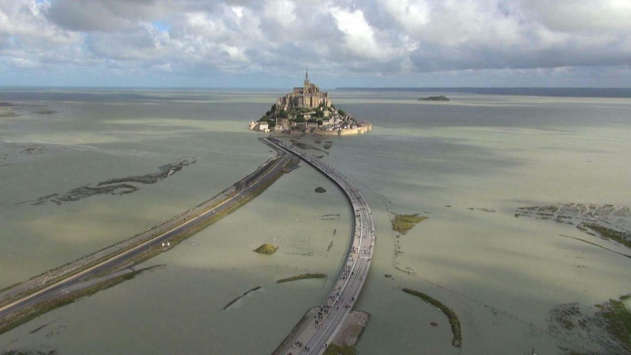 Bed and Breakfast Les Colombes De La Baie Du Mont Saint-Michel Aucey-la-Plaine Экстерьер фото